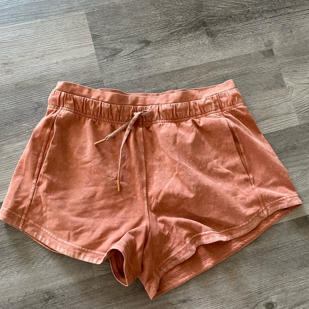 Lululemon in the glow shorts